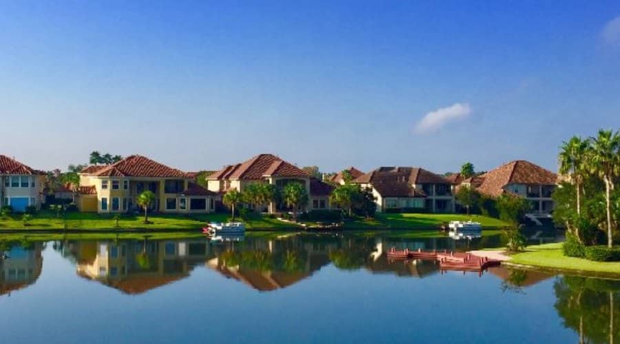 private residences by a lake in Houston - Mortgage Lenders
